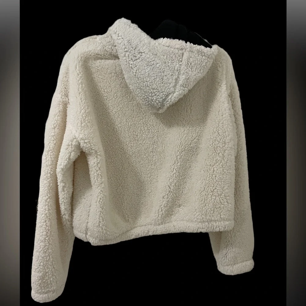 Fila Sherpa Jacket. Never worn. - Picture 2 of 2